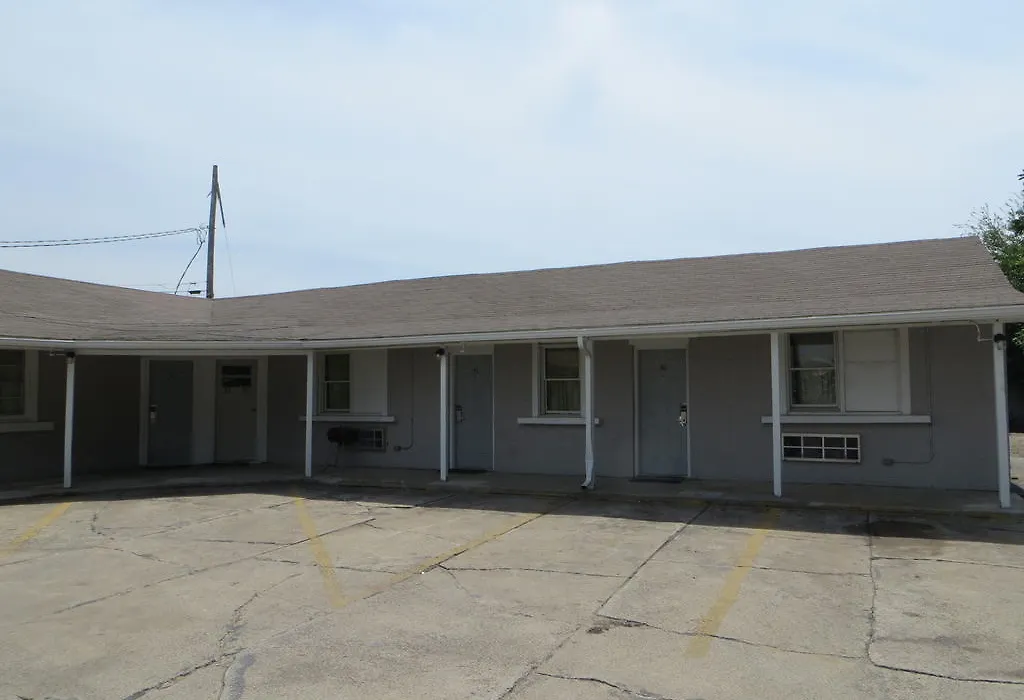 Economy Inn - Fort Dodge-1