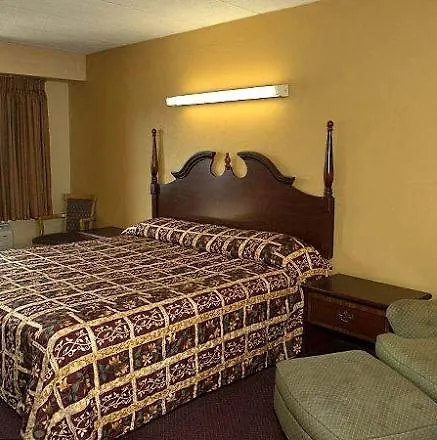 Clover Motel Maple Shade-1