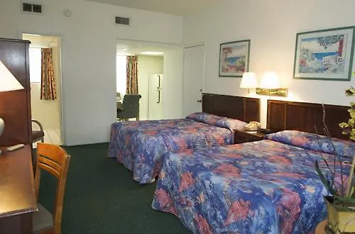 Travelodge Monaco Beach Resort-1