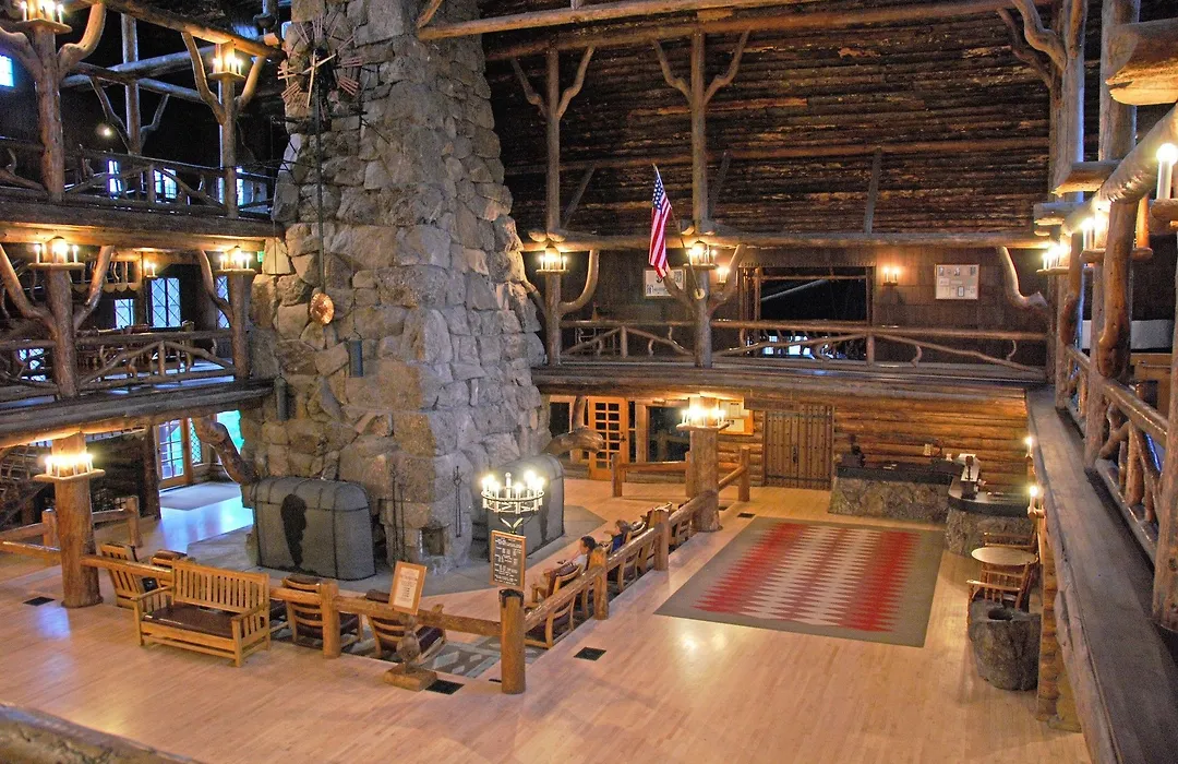 Old Faithful Inn-1