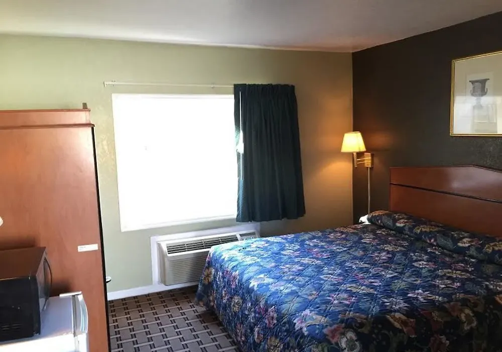 Budget Inn-1