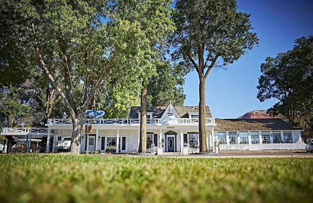 Parry Lodge-1