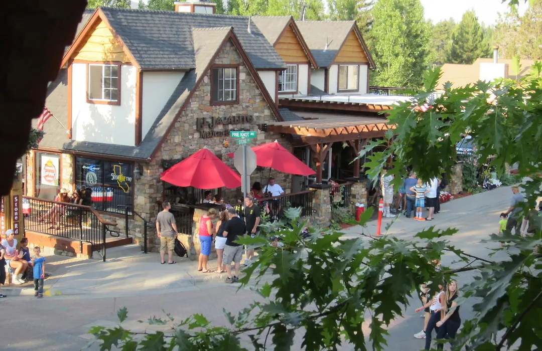 Big Bear Village Lodge-1