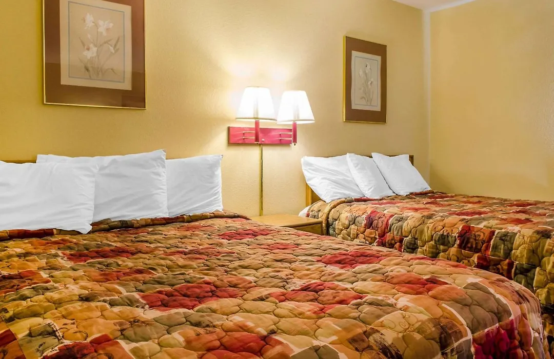 Relax Inn-1