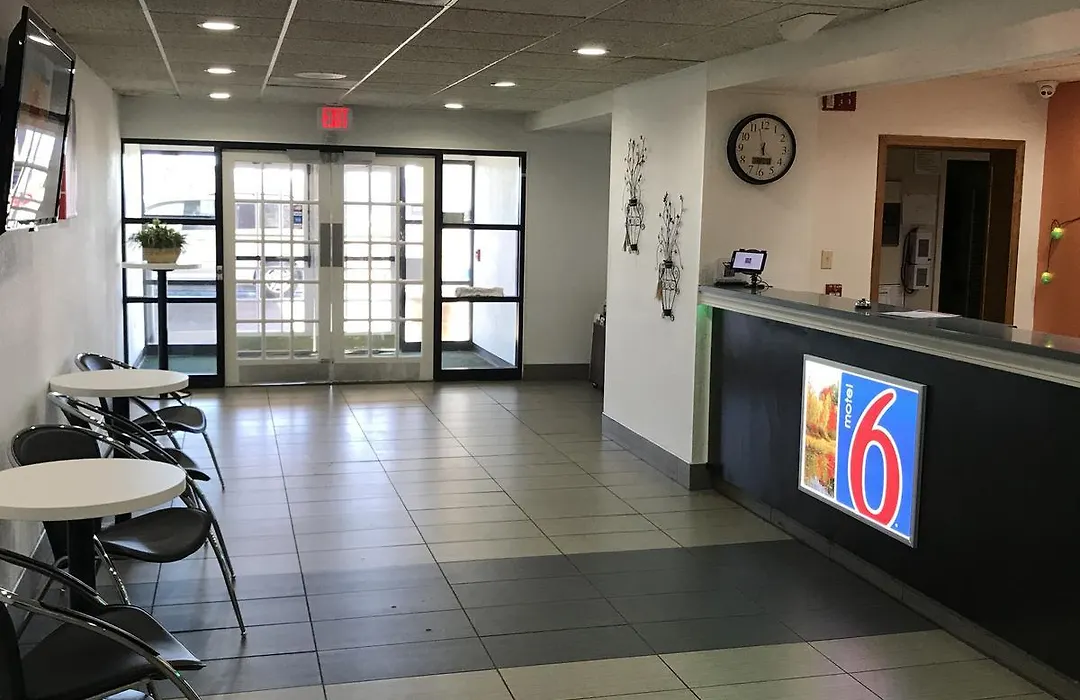 Motel 6-Roanoke, Va-1
