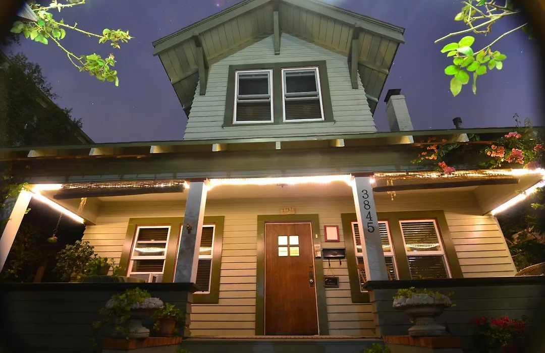 Hillcrest House Bed & Breakfast-1