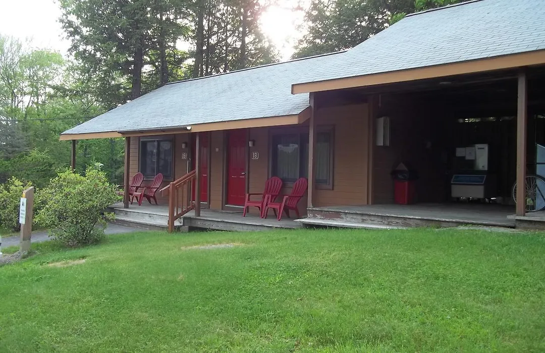 Wiscasset Woods Lodge-1