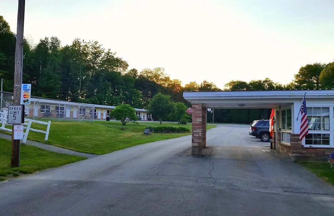 Stucco Lodge-1