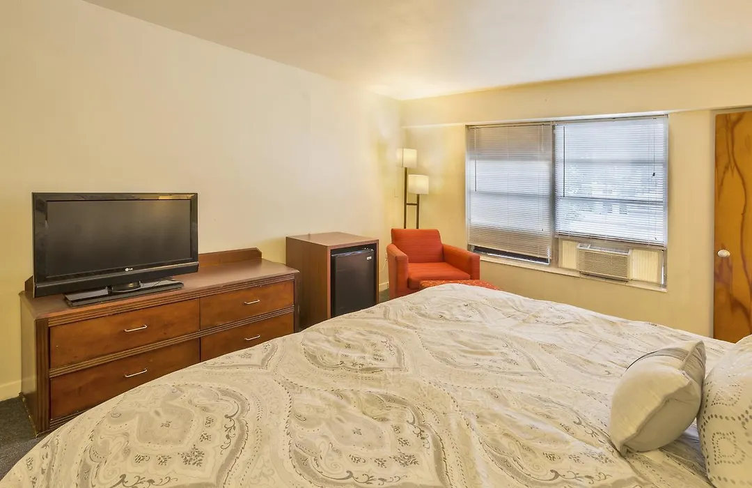 Palm Grove Inn-1