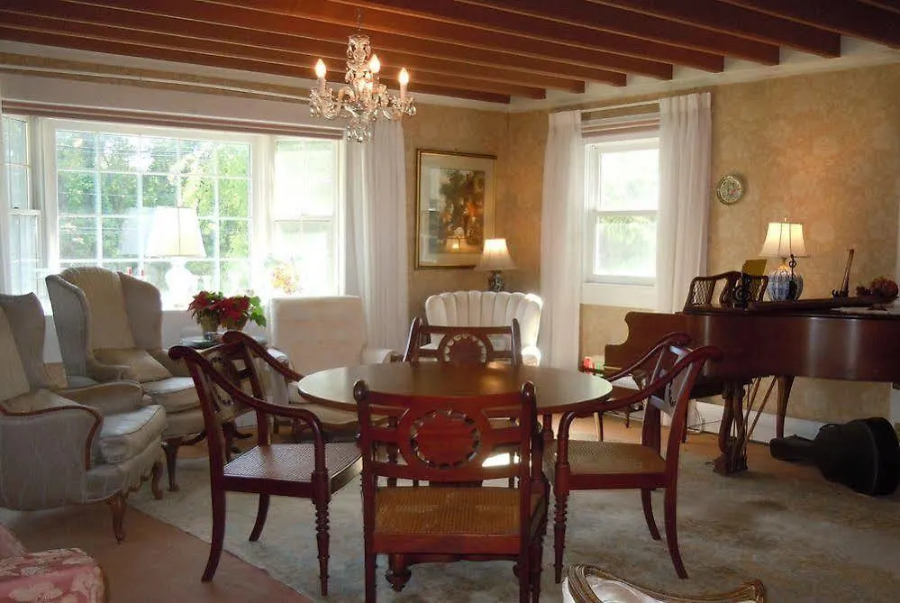 Tidewater Inn-1