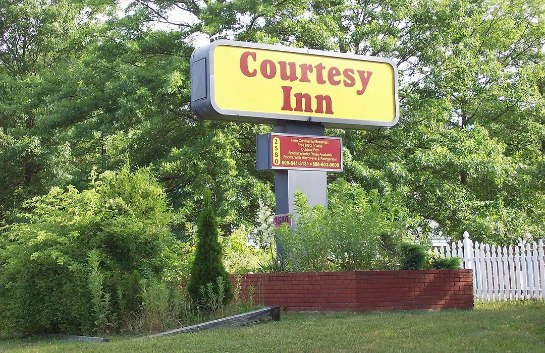 Courtesy Inn-1