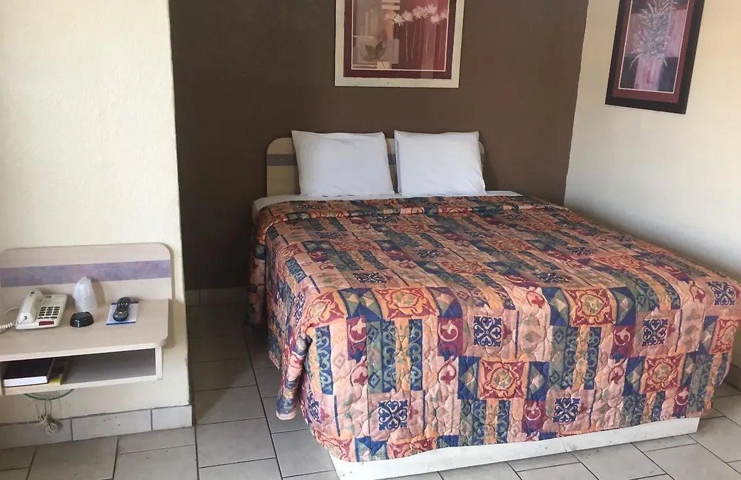Economy Inn Lawton-1