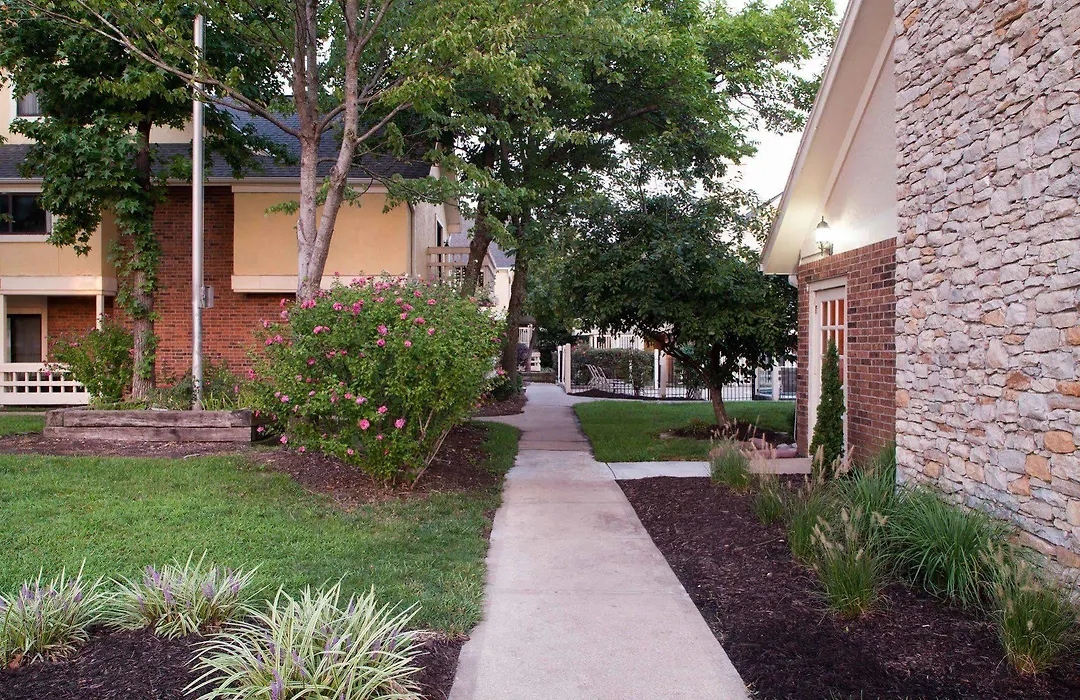 Cloverleaf Suites Kansas City Overland Park-1