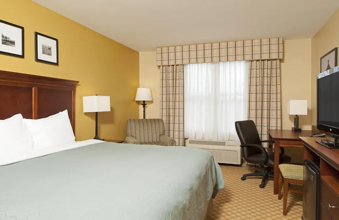 Country Inn & Suites By Radisson, Holland, Mi-1