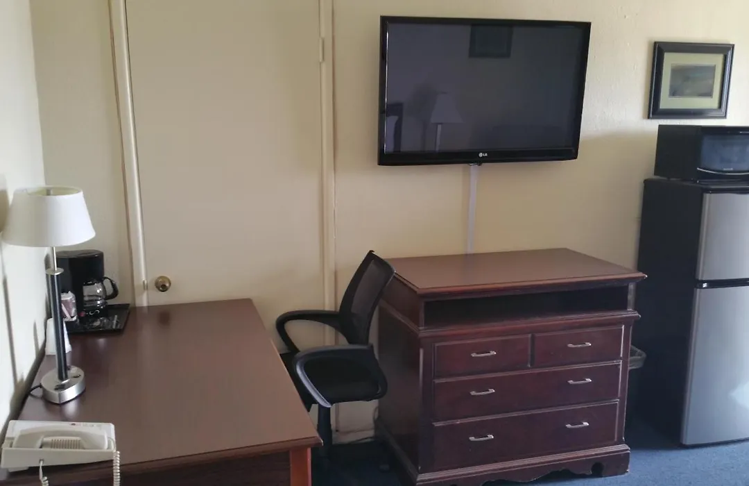 Budget Inn Mojave-1