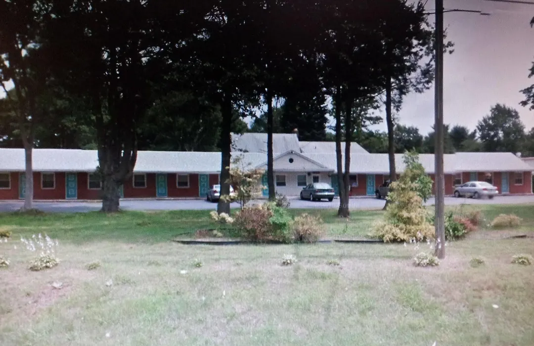 Twin Spruce Motel-1