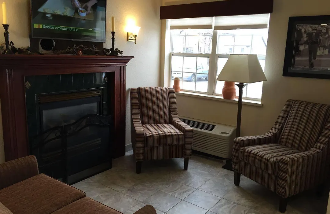 Microtel Inn & Suites By Wyndham Green Bay-1