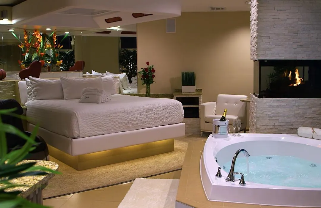 Sybaris Pool Suites Frankfort - Adults Only-1