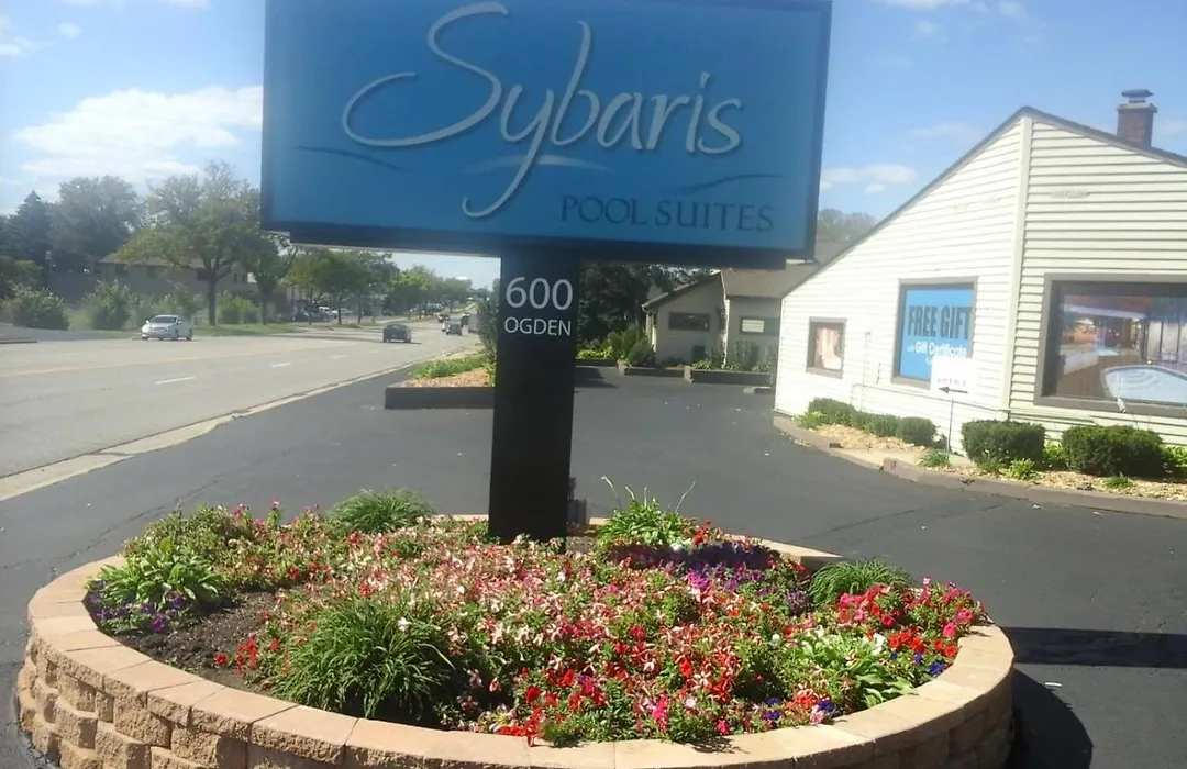 Sybaris Pool Suites Downers Grove - Adults Only-1