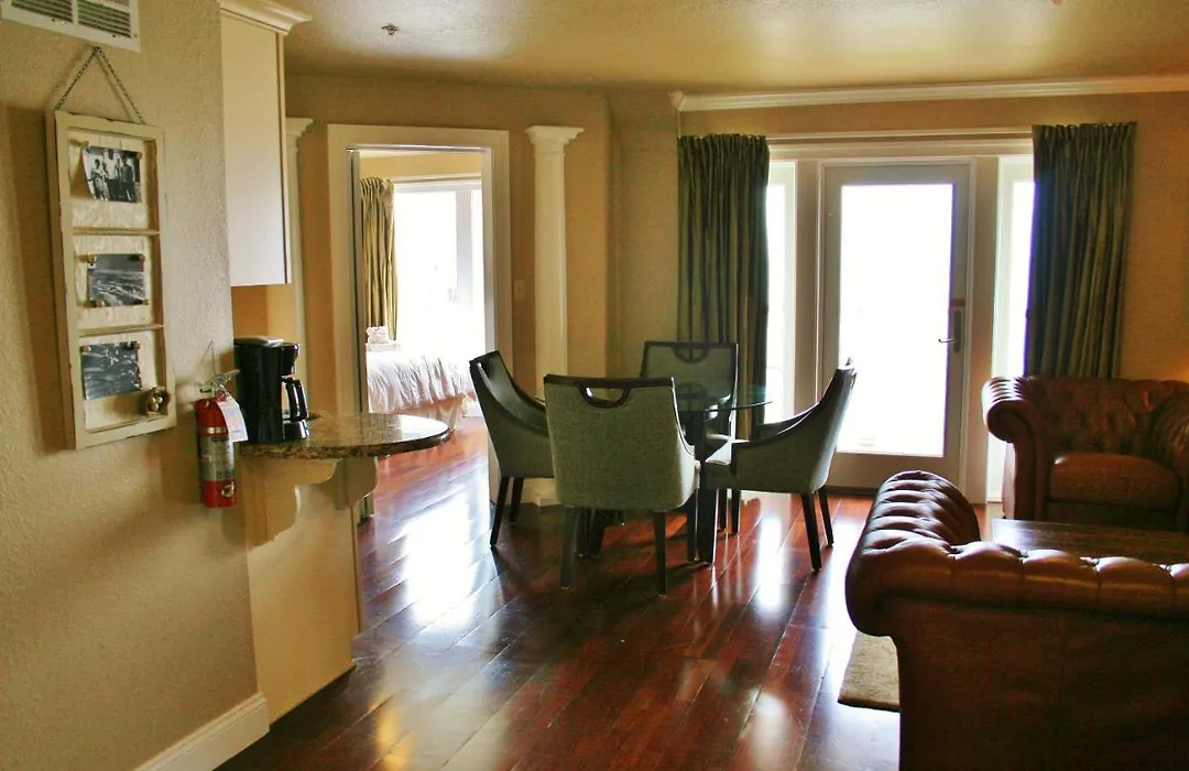 Oasis Suites Hotel-1