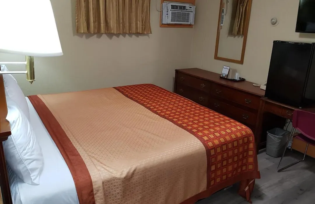 Happy Journey Motel-1