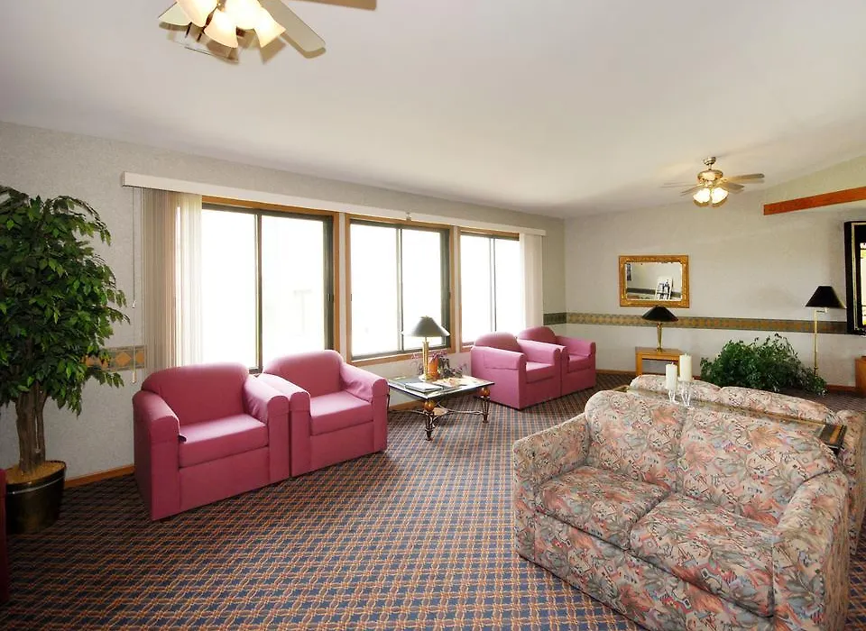 Econo Lodge Inn & Suites Menomonie-1
