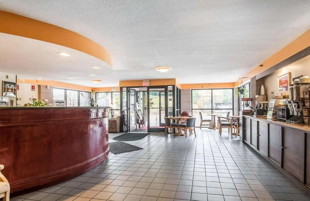 Econo Lodge Plymouth-1