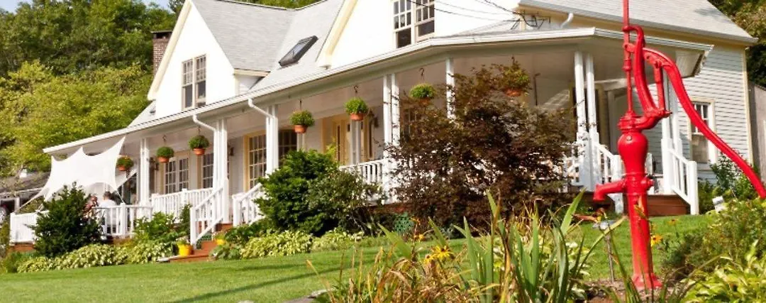 Mount Battie Inn-1