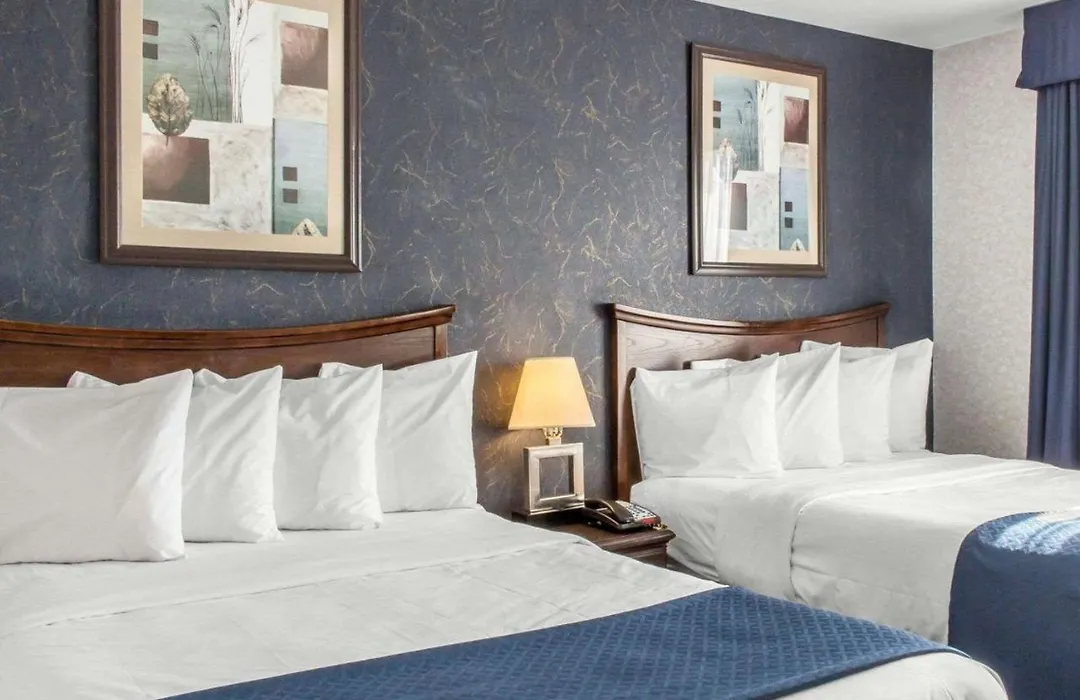 Paramount Inn-1