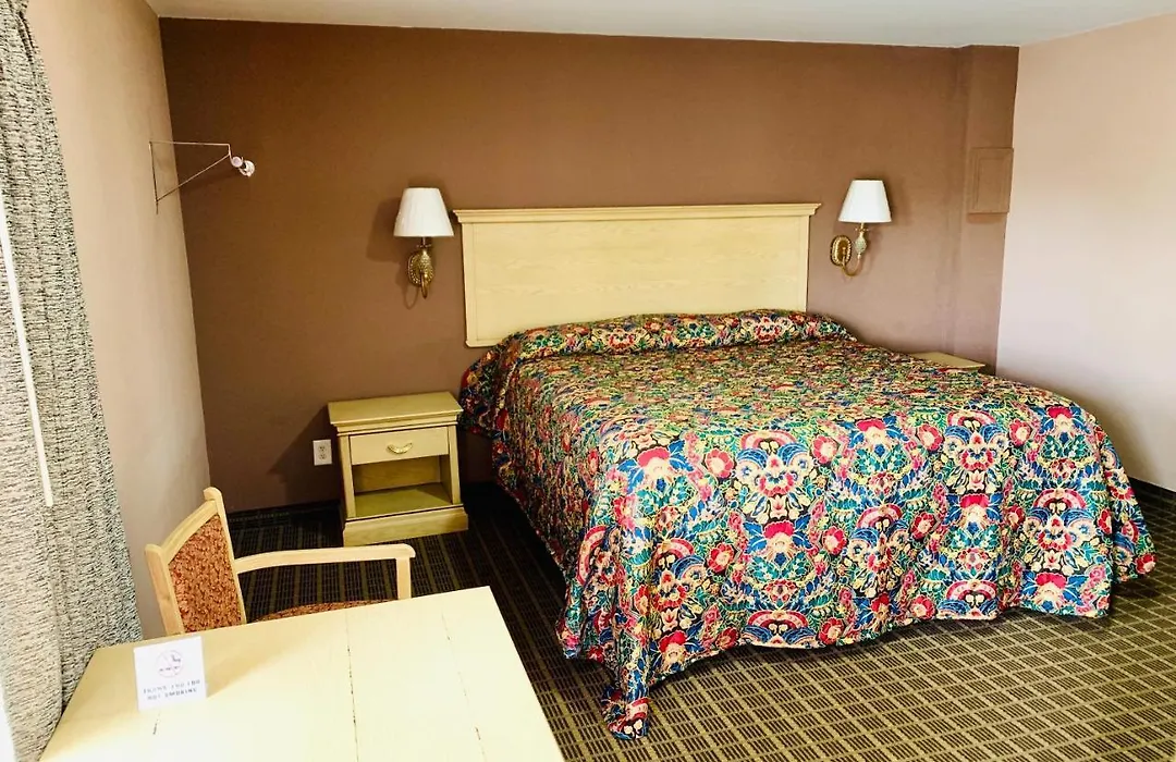 Crown Inn - Fayetteville-1