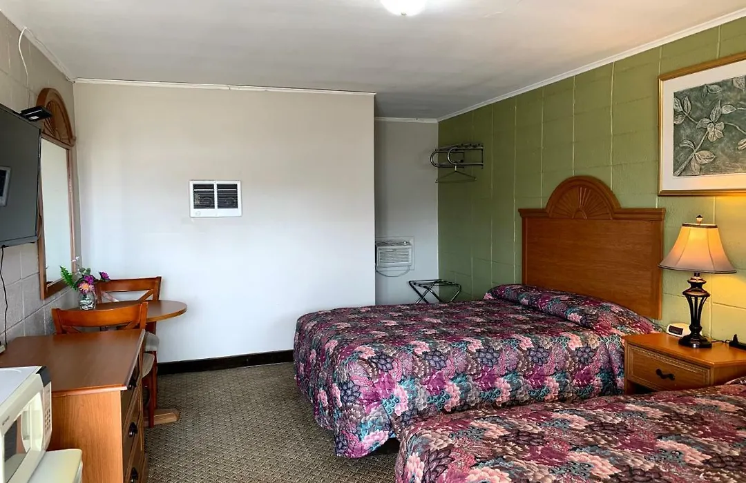 Holiday Motel-1