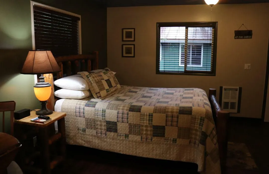 Lone Fir Resort-1