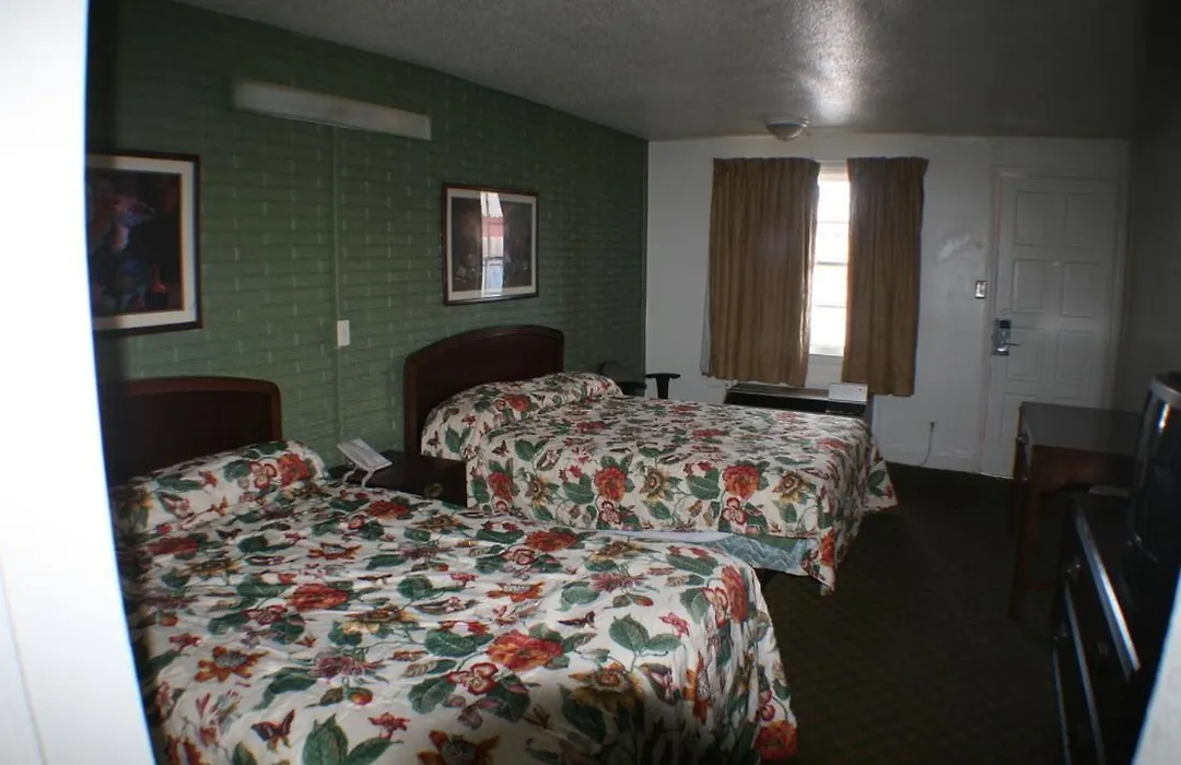 Budget Inn - Charlotte-1