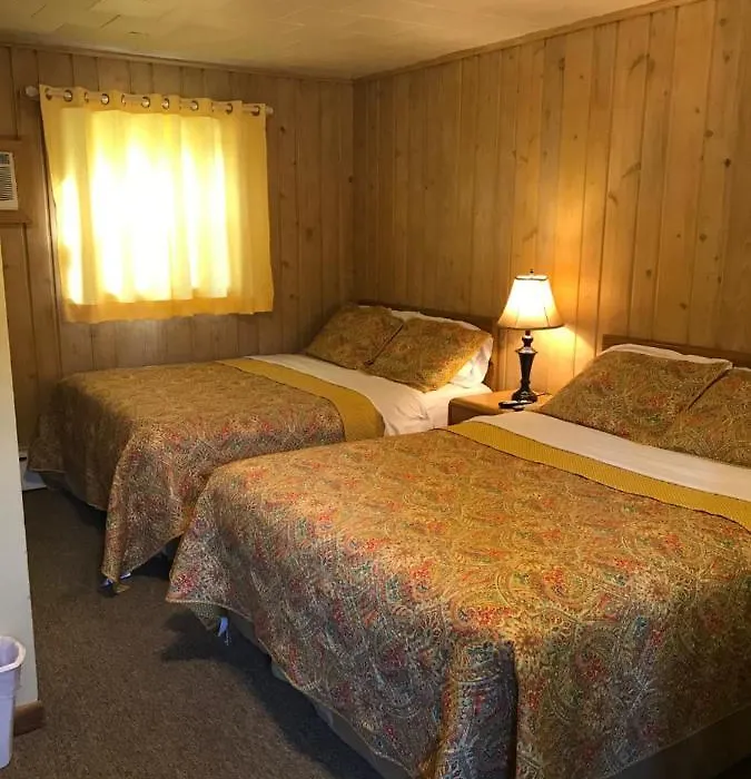 Royal Motel-1