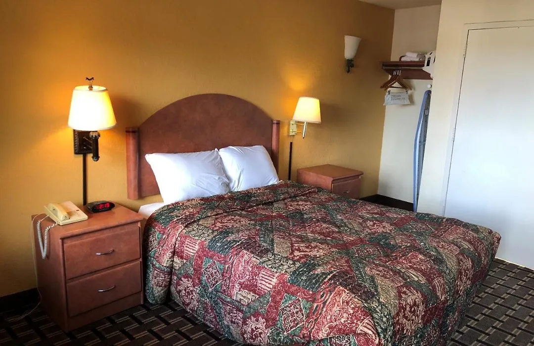 University Inn And Suites Tallahassee-1