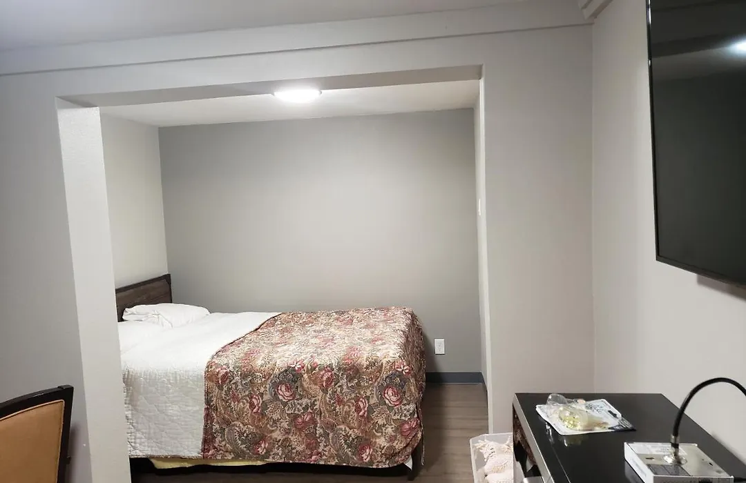 Parkrose Inn And Suites-1
