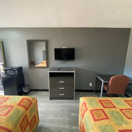 Town House Motel-2