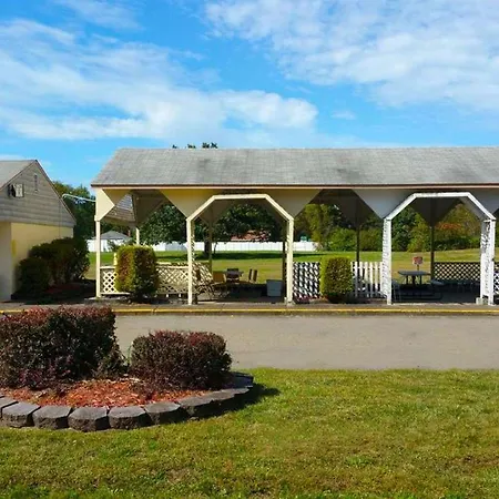 Budget Inn Corning-2