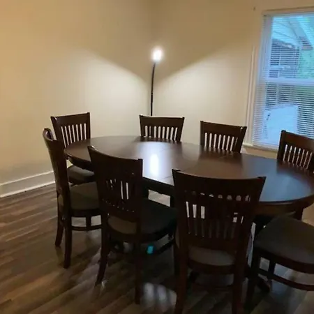 The Dragon'S Den 5 Bedroom House 1 Mile To Main St-3