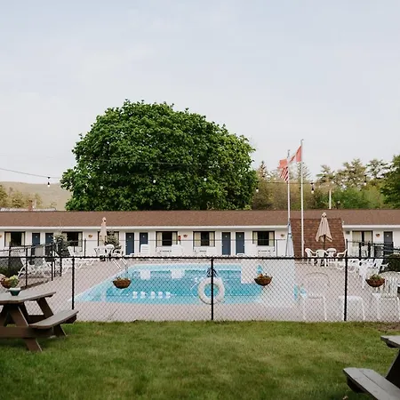 Blue Moon Motel-3