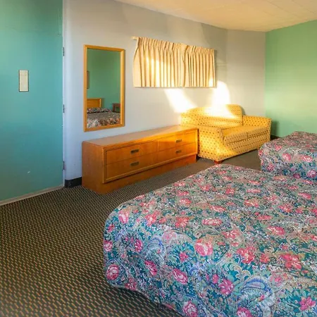 Red Horse Motel Dayton Moraine-2
