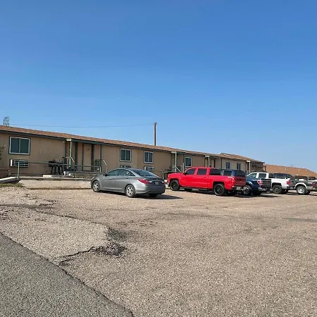 Round-Up Motel-2