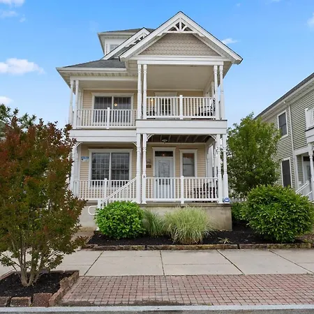 The Lucky Beach House, The Most Popular Beach House In Atlantic City! Wow!-2