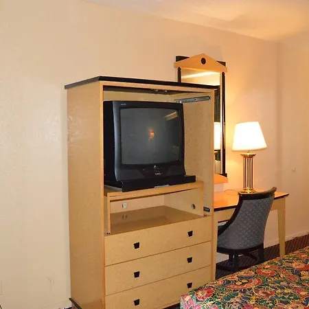 Delux Inn Tulsa-3