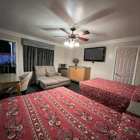Flamingo Motel Oxnard-3