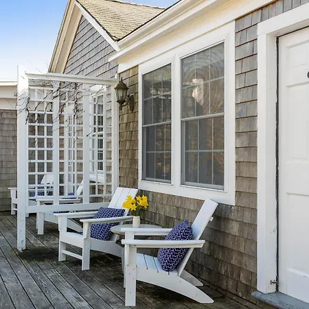 Lambert'S Cove Inn & Resort-3
