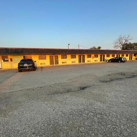 Sage & Sand Motel-3
