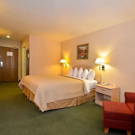 Quality Inn & Suites Weed-2