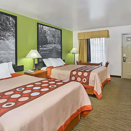 Super 8 By Wyndham Cave City-3