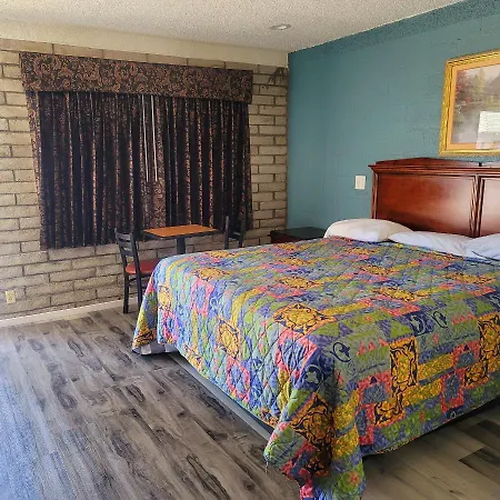 Economy Inn-3